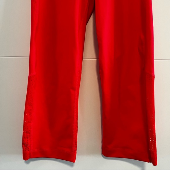 Nike Pro | Capri Leggings - Picture 4 of 11